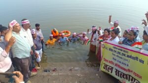 एनएचएम कर्मी हड़ताल