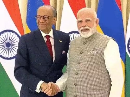 मोदी वाराणसी में बोले- भारत-मॉरीशस केवल पार्टनर नहीं, बल्कि परिवार