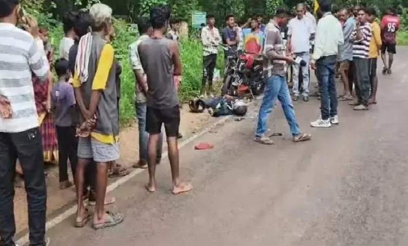 ब्रेकिंग : पिकअप की टक्कर से मौत: गरियाबंद में हादसे के बाद मचा हड़कंप