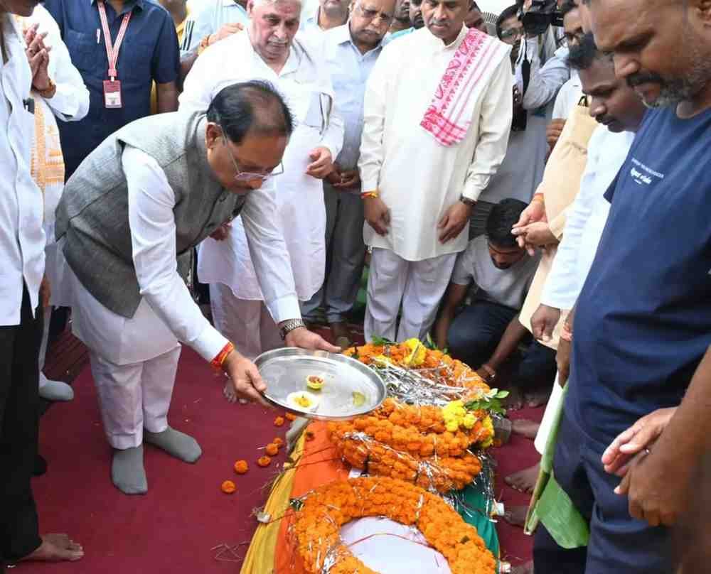 Shri Shantaram : मुख्यमंत्री ने पूर्व प्रांत प्रचारक शांताराम जी को दी श्रद्धांजलि