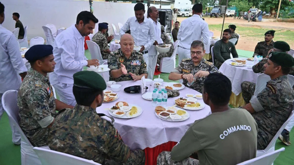 गरियाबंद पुलिस को डीजीपी समेत आला अधिकारियों की बधाई, नक्सली ऑपरेशन में मिली बड़ी सफलता