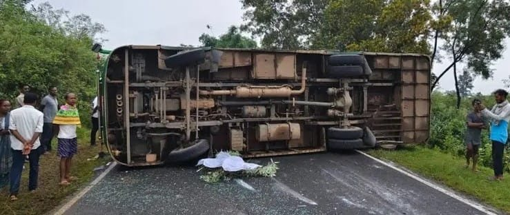 Bus accident : महिला की मौत, 5 घायल; चालक फरार