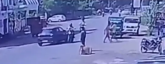 Road Accident: भीषण एक्सीडेंट कटघोरा में बाइक चालक बुरी तरह घायल, कार सवारों को भी चोटें