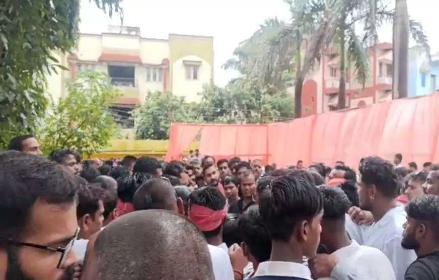 Johar Chhattisgarh Party : छत्तीसगढ़ महतारी मूर्ति तोड़फोड़ के विरोध में बंद, पुलिस ने की बड़ी कार्रवाई