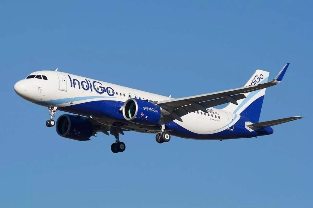Indigo Flight Emergency Landing : उड़ान के बीच बिगड़ी यात्री की तबीयत, रायपुर में इंडिगो विमान को कराना पड़ा लैंड