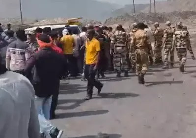 CISF lathi charge: कोरबा में भू-विस्थापितों पर CISF की सख्ती, चार गंभीर रूप से घायल