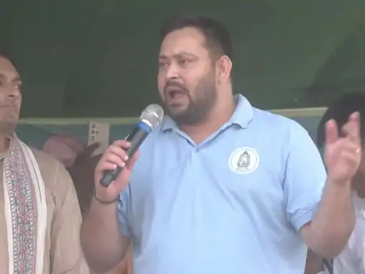 Tejashwi Yadav  : महागठबंधन के CM फेस बने तेजस्वी – पटना से शुरू किया चुनाव प्रचार