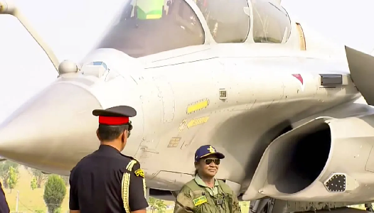 इतिहास रचा: राष्ट्रपति द्रौपदी मुर्मु ने अंबाला एयरबेस से भरी राफेल लड़ाकू विमान में पहली उड़ान