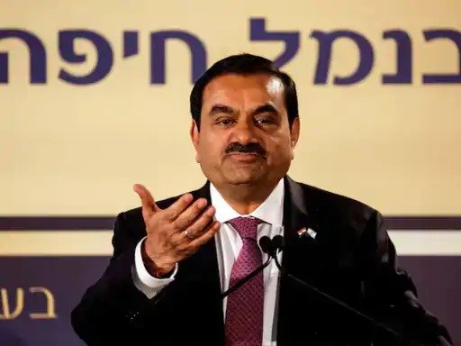LIC पर अडाणी निवेश विवाद: कांग्रेस ने जांच की मांग की, LIC ने रिपोर्ट को ठुकराया