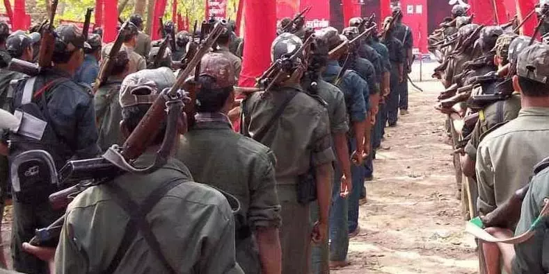Naxalite surrender :नारायणपुर में 20 से अधिक नक्सली ने किया सरेंडर, फोर्स के सामने डाले हथियार