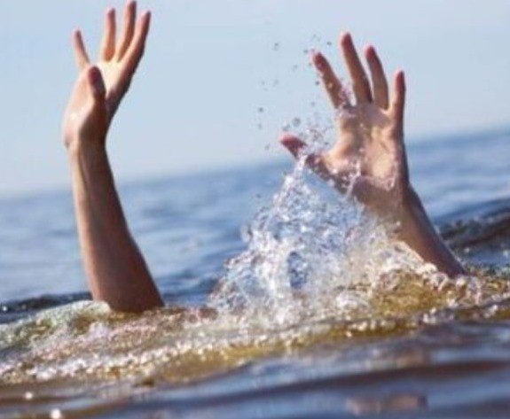 Anicut Accident: एनीकट में डूबने से पिकनिक डे पर मातम, पुलिस-गोताखोरों ने शुरू किया खोज अभियान Anicut Accident