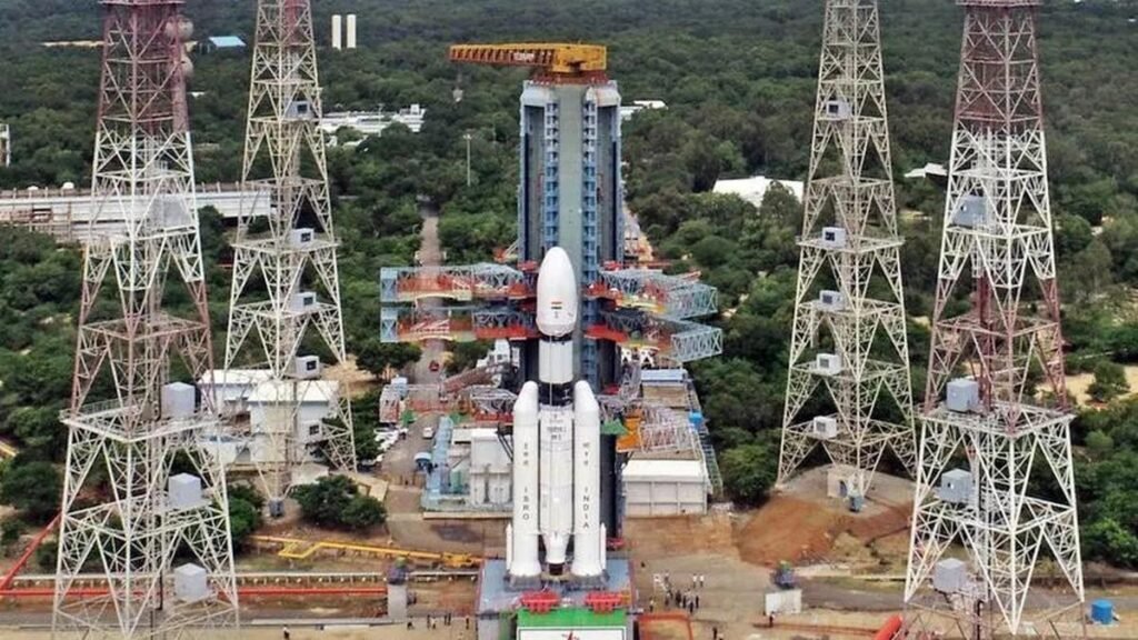 ISRO: श्रीहरिकोटा से उड़ा भारत का बाहुबली रॉकेट, ISRO का नया रिकॉर्ड दर्ज ISRO