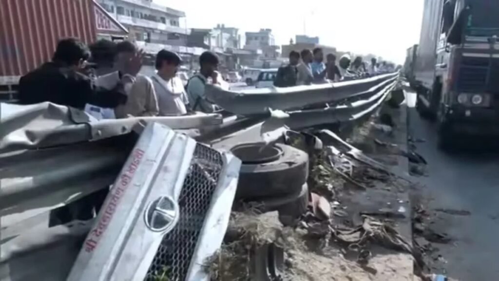 Dumper Accident: जयपुर बना खून का दरिया, तेज रफ्तार डंपर ने मचाई तबाही Dumper Accident