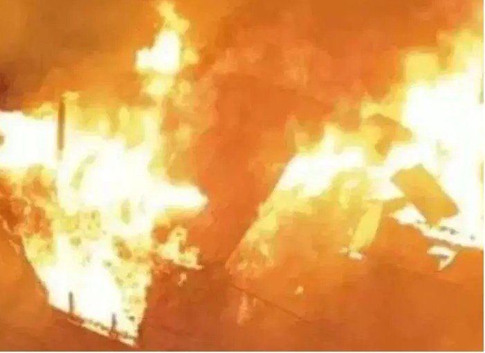 Sukma fire : सिलेंडर फटने से पहले दमकल ने टाली बड़ी तबाही, जिला प्रशासन की तत्परता बनी मिसाल Sukma fire