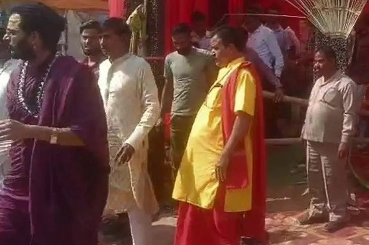 Narrator Arrested : कथावाचक आशुतोष चैतन्य महाराज गिरफ्तार, सतनामी समाज में विरोध Narrator Arrested