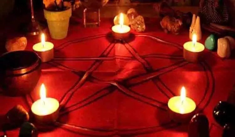 Tantra Mantra Case : जशपुर में पुलिस अधिकारी ने पत्नी को जिंदा करवाने के लिए किया तंत्र-मंत्र का ढोंग Tantra Mantra Case