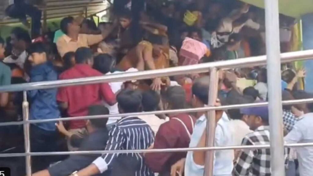 Andhra Pradesh Temple Accident : मुख्यमंत्री चंद्रबाबू नायडू बोले – यह हृदय विदारक त्रासदी है Andhra Pradesh Temple Accident