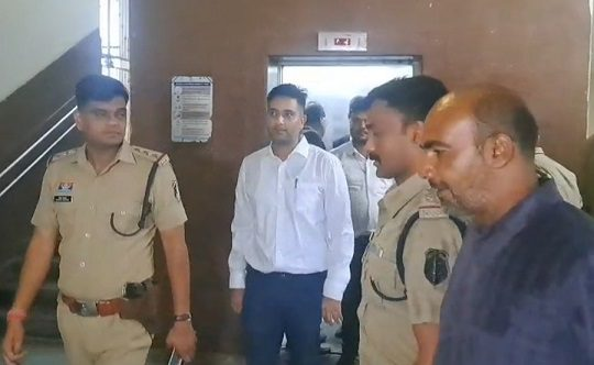 Chhattisgarh liquor scam : पूर्व CM भूपेश बघेल के बेटे चैतन्य बघेल की रिमांड 26 नवंबर तक बढ़ी, ED ने मनी लॉन्ड्रिंग में बताए करोड़ों के लेनदेन के सबूत