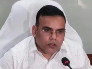 Voter list update: अब घर बैठे कर सकेंगे वोटर डाटा सुधार, BLO करेगा मदद Voter list update