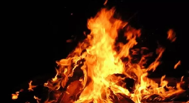 चूल्हा और हीटर की आग में दो महिलाओं की दर्दनाक मौत, समय पर इलाज न मिलने से बढ़ा हादसा