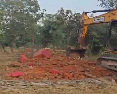 अबूझमाड़ में सुरक्षाबलों ने नक्सली स्मारक ध्वस्त किया, तीन कामरेड की यादों पर रखा शिकंजा