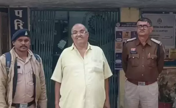 Chhattisgarh Crime News : दुर्ग में 60 वर्षीय बुजुर्ग गिरफ्तार, नाबालिग से गलत हरकत के प्रयास पर POCSO में मामला दर्ज Chhattisgarh Crime News