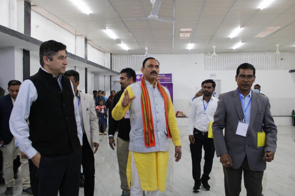 स्वास्थ्य मंत्री ने किया जिला चिकित्सालय जांजगीर-चांपा का औचक निरीक्षण, नई ओपीडी व एनआईसीयू का किया शुभारंभ