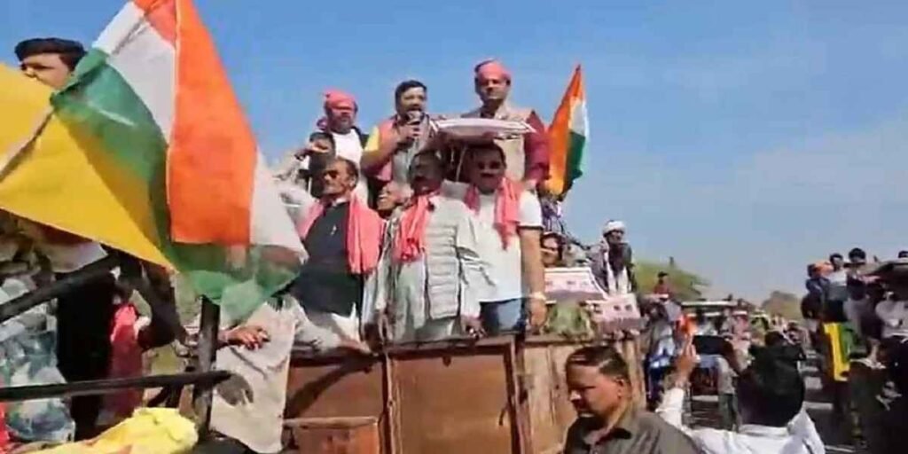 Khairagarh Boils Over : श्री सीमेंट की सण्डी चूना पत्थर खदान के खिलाफ किसानों का महाप्रदर्शन, 200 से अधिक ट्रैक्टरों का काफिला; 39 गांवों ने दर्ज किया लिखित विरोध