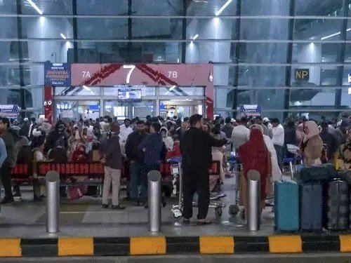Indigo Crisis : क्या इंडिगो संकट किसी बड़ी समस्या का संकेत है? एविएशन से लेकर टेलीकॉम तक, कुछ कंपनियों का दबदबा इकोनॉमी के लिए खतरा