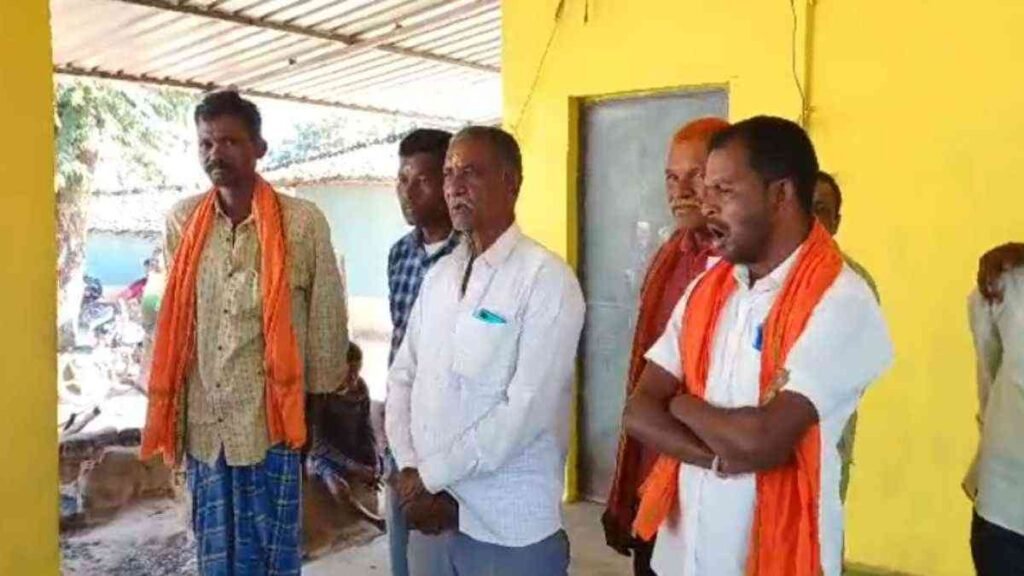 CG News : हिंदू धर्म छोड़ चुके परिवार के 5 सदस्यों की घर वापसी, ढोल-नगाड़ों के साथ हुआ स्वागत