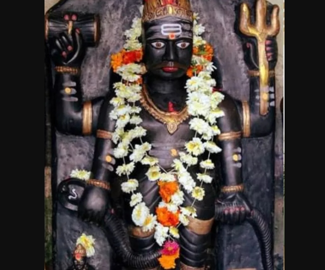 शनिवार के दिन करें ये टोटके, शनि देव की कृपा से दूर होंगी सभी परेशानियां