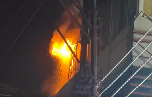 CG BREAKING : मुख्यमंत्री निवास के पास भगत सिंह चौक में दुकान में भीषण आग, इलाके में मचा हड़कंप