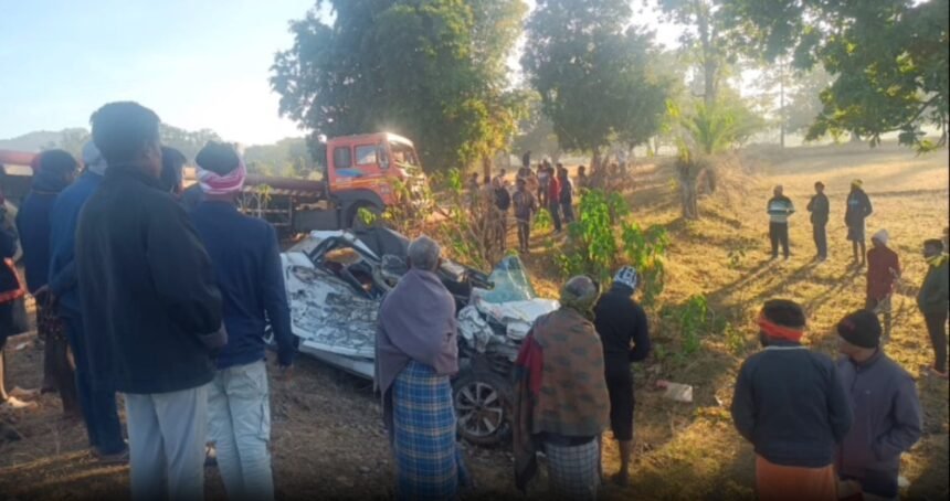 दिल दहला देने वाला हादसा: तेज रफ्तार कार की ट्रेलर से टक्कर, 5 दोस्तों की दर्दनाक मौत