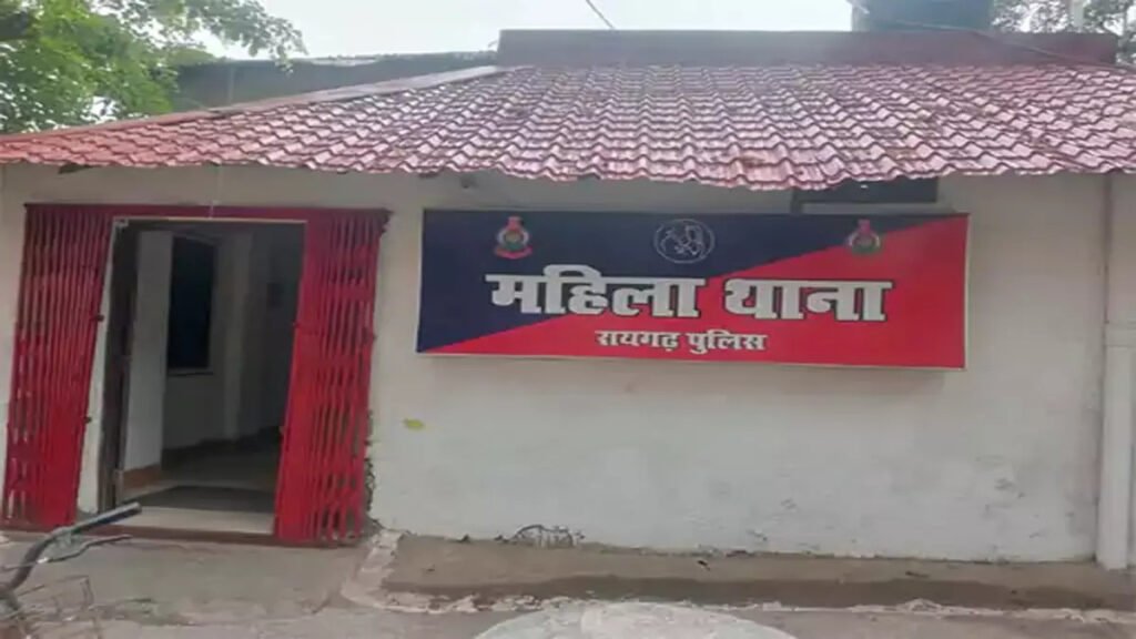 CG NEWS : 5 लाख मिलने के बाद बढ़ा लालच, 25 लाख दहेज की मांग पर बहू को घर से निकाला