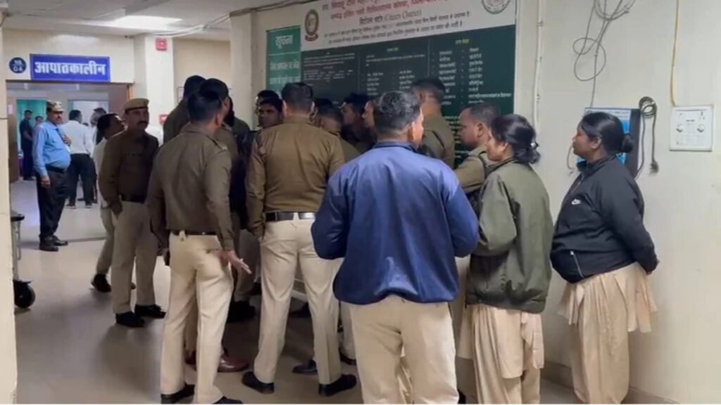 CG BREAKING : बर्खास्तगी और प्रताड़ना से तंग नगर सैनिक ने कलेक्ट्रेट में की आत्महत्या की कोशिश, सुसाइड नोट में अधिकारियों पर लगाए गंभीर आरोप