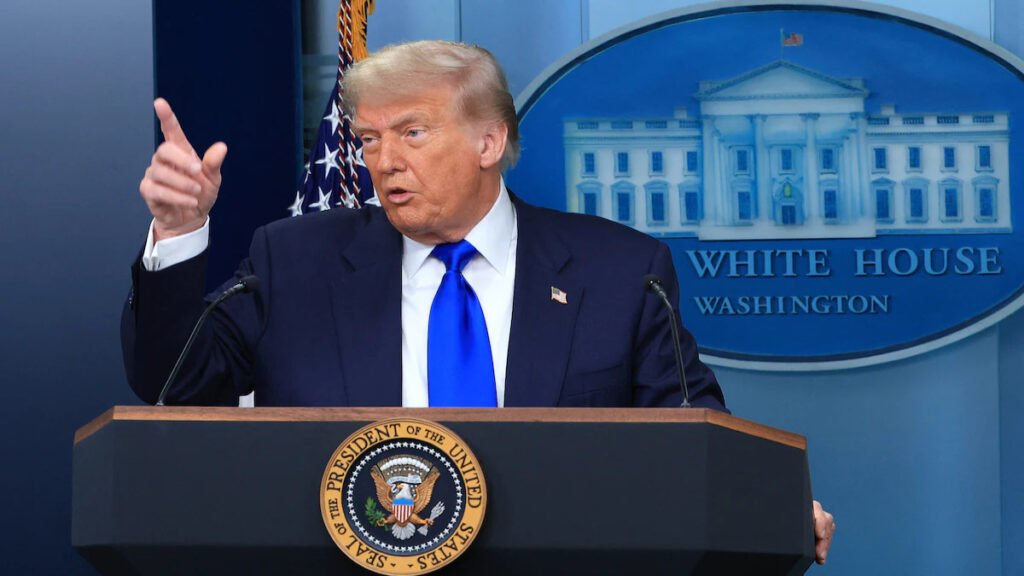 अमेरिका रूस से तेल खरीदने वाले देशों पर लगा सकता है 500% तक टैरिफ, भारत पर भी असर की आशंका