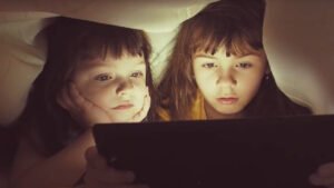 Smartphone addiction and screen time are damaging eye health