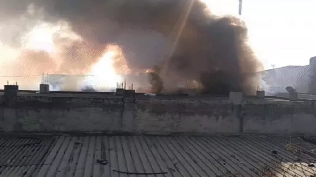 अग्निकांड केमिकल की आड़ में बन रहे थे अवैध पटाखे, धमाके में 8 मजदूर जिंदा जले; बिहार के 3 युवकों की पहचान