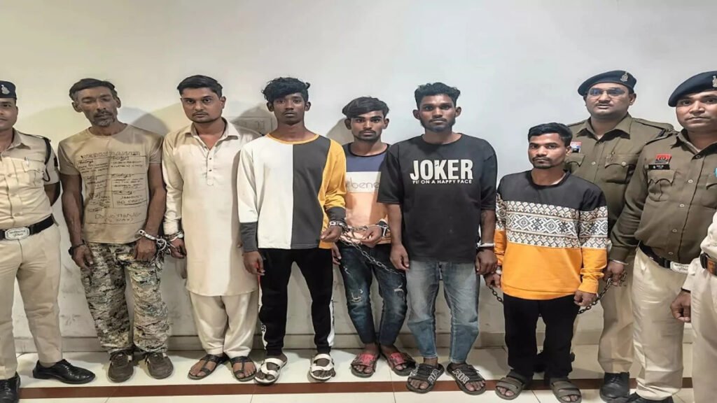 अपहरण और वसूली की बड़ी साजिश नाकाम बंधक बनाकर पीटे जा रहे थे 2 युवक, पिस्टल के साथ 6 आरोपी गिरफ्तार