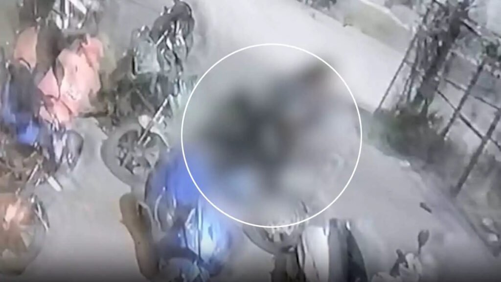 CG NEWS : पार्किंग में विदेशी छात्रों की ‘अश्लील हरकत’, वीडियो वायरल होने पर भड़के स्थानीय लोग