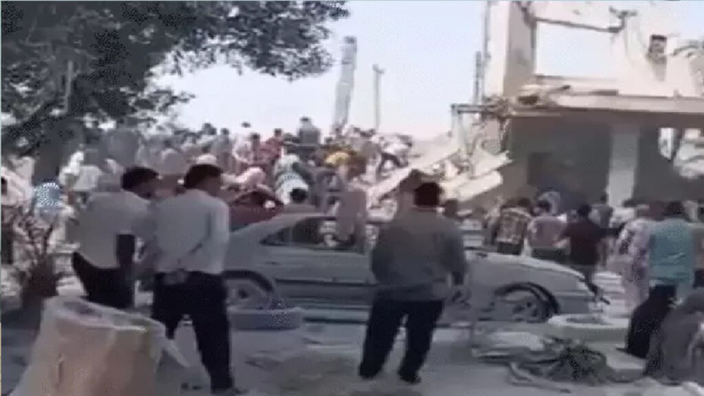 Israel Iran attack : 400 मिसाइलों से पलटवार! हमलों से दुनिया में बढ़ी जंग की आशंका