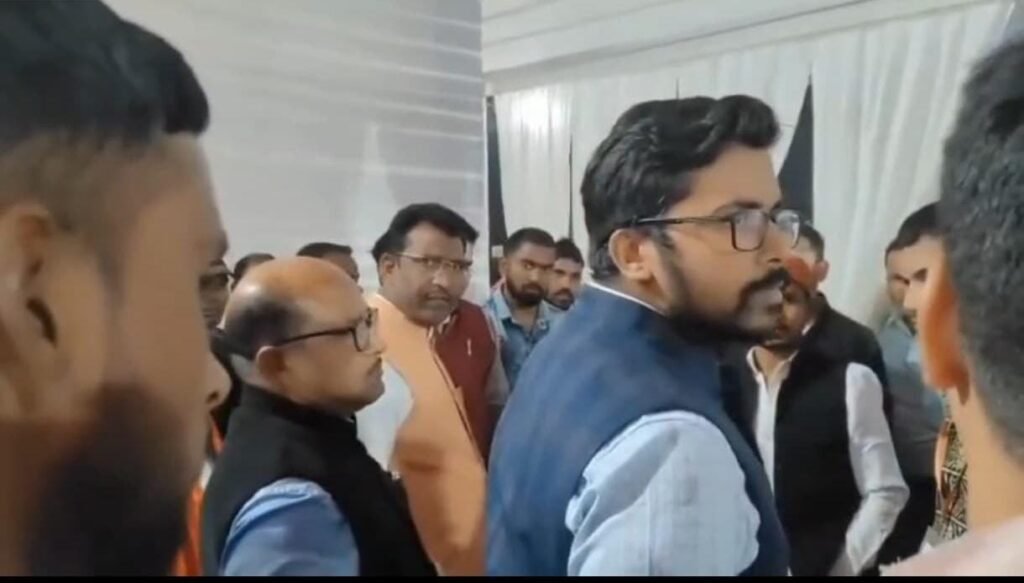 रोहित साहू फटकार