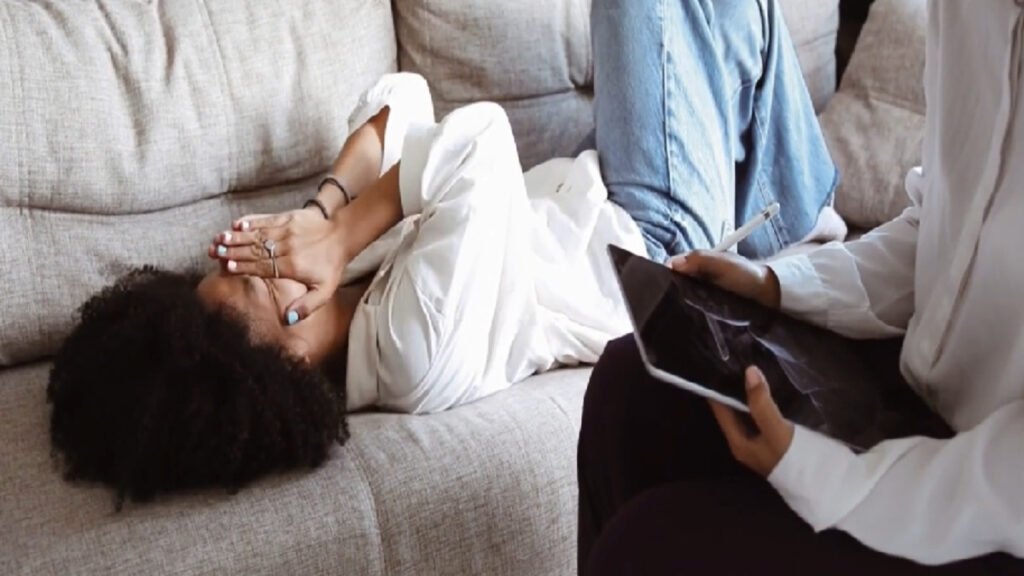 हेल्थ अलर्ट : AI से खुद का इलाज करना जानलेवा? विशेषज्ञ ने दी ‘सेल्फ-डायग्नोसिस’ पर कड़ी चेतावनी health alert