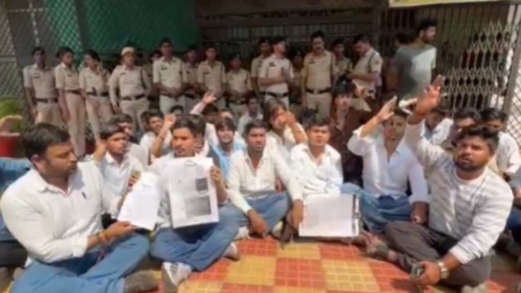 CGBSE 12वीं हिंदी पेपर लीक का दावा’ सोशल मीडिया पर वायरल हुए सवाल; निशाने पर सरकार, माशिमं ने दर्ज कराई FIR