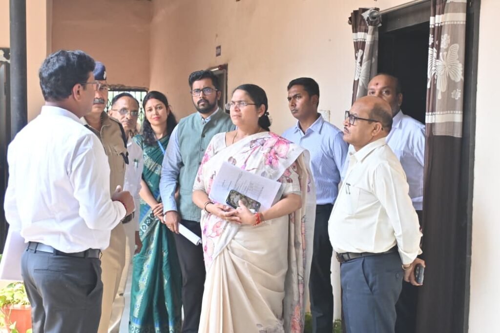 प्रभारी सचिव आर संगिता निरीक्षण