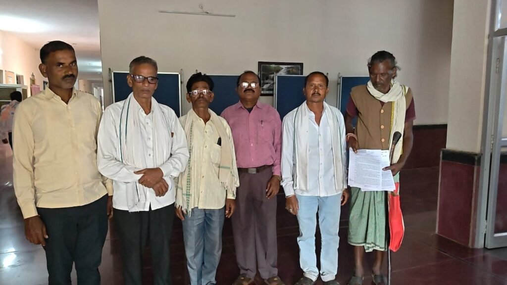 कमार जनजाति जमीन मामला,