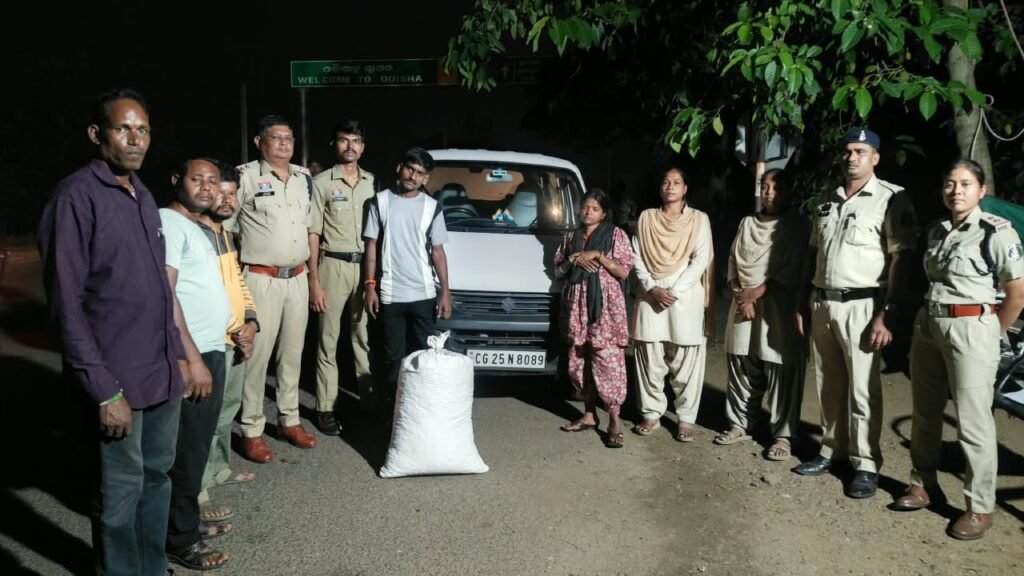 CG BREKINGS: ईको कार की डिक्की में छिपा था 9 लाख का गांजा! खूंटगांव चेक पोस्ट पर खुला राज, मां-बेटे गिरफ्तार देवभोग गांजा तस्करी